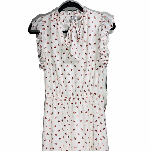 Gorgeous White Floral Dress**Small - Picture 3 of 15
